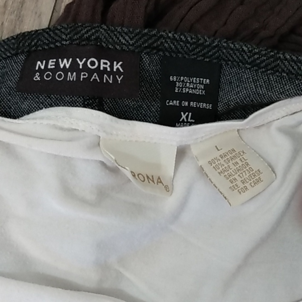 New York & CO Vest - Picture 4 of 10